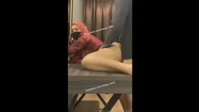 Bokep Hijab Ngewe Tante Kebaya Merah Sampe Memek Becek